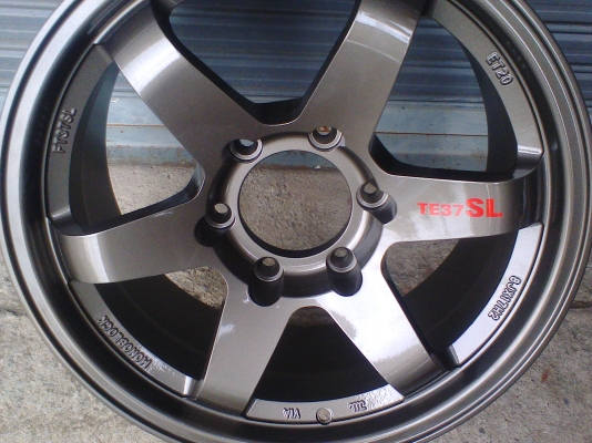 ล้อขอบ17 6รู หน้า8หลัง9 ของใหม่ ราคา14000บาท 4วง