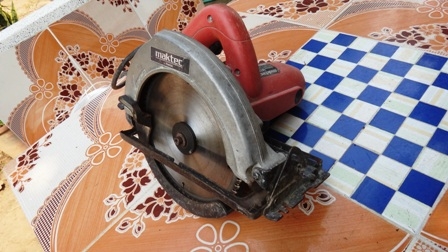 เลื่อยวงเดือน Maktec รุ่น MT580 สภาพใหม่ ราคาถูกๆ เลื่อยวงเดือน Maktec รุ่น MT580 สภาพใหม่ ราคาถูกๆ