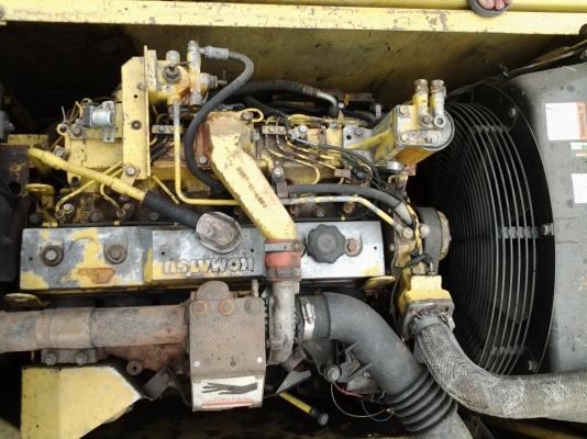 ขายรถแบคโฮ KOMATSU PC200-6 นอก ซีเรียลสูง มีเล่มทะเบียน ไฟฟ้าครบ เอวแน่น โซ่ใหม่ แทรคสวย เครืองแน่นปั้มแห้ง พร้อมลุยงาน087-2423041