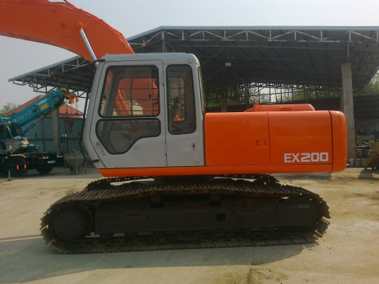 ขาย รถแมคโค EX200-2 เก่านอกมีเอกสาร รับจัดไฟแนนร์ให้ มีหลายคันให้เลือก