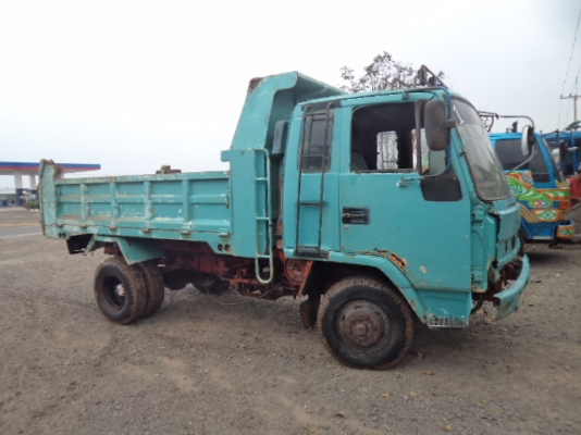 ขายรถอีซูซุร็อก6ล้อดั้ม 175 แรง ราคาถูกๆ