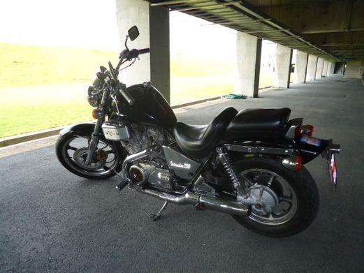 ]ขาย ชอปเปอร์ INTRUDER 750ทะเบียนแท้เลขตอง 111 สภาพดีมาก เครื่องแน่น สมบูรณ์ทำการแจ้งลงเล่มเปลี่ยนเครื่อง HONDA SHADOW 750CC แล้วครับ เอกสารพร้อมโอนได้รับรอง100\% (ถ้าโอนไม่ได้ยินดีคืนเงินครับ) 90,000.-