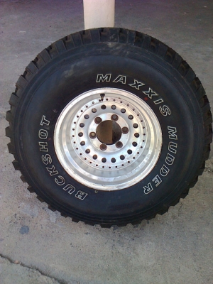 ล้อแม็กลายหยดน้ำ 6 รู พร้อมยางใหม่