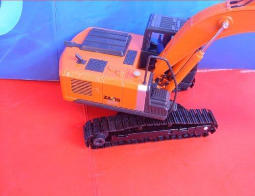 HITACHI ZAXIS 200 EXCAVATOR toy ทำจากเหล็กทั้งคัน HITACHI ZAXIS 200 EXCAVATOR toy ทำจากเหล็กทั้งคัน