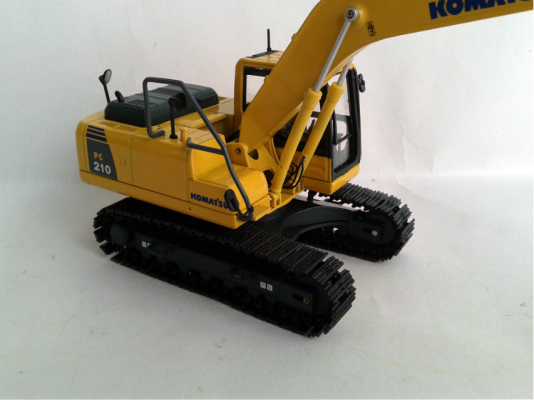 โมเดล Komatsu PC210 EXCAVATOR ทำจากเหล็กทั้งคัน โมเดล Komatsu PC210 EXCAVATOR ทำจากเหล็กทั้งคัน
