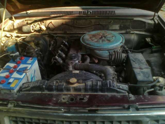 รถกระบะISUZU KB   เครื่อง  2200   สีแดง  เครื่องดี ใช้งานอยุ่ทุกวัน ปี 2529