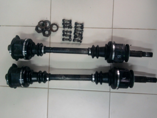 เพลาขับสั้น 3 แฉก