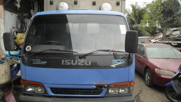 อีซูซุ NPR ปี 03 เครื่อง 130 แรง ตู้แห้ง ยาว 5 เมตร