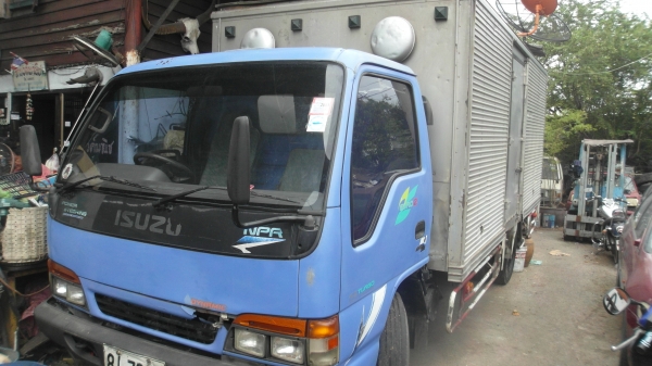 อีซูซุ NPR ปี 03 เครื่อง 130 แรง ตู้แห้ง ยาว 5 เมตร