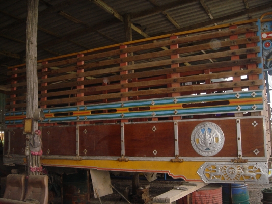 กระบะไม้ 6ล้อ