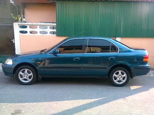 ขายรถบ้าน HONDA, CIVIC 1.6 VTi-E โฉม ตาโต ปี96..เครื่อง v tec เกียร์ ธรรมดา