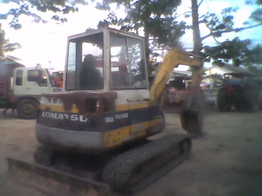 ขาย แบคโฮ KOMATSU รุ่น PC40-6 ขาย แบคโฮ KOMATSU รุ่น PC40-6