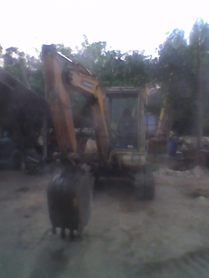 ขาย แบคโฮ KOMATSU รุ่น PC40-6 ขาย แบคโฮ KOMATSU รุ่น PC40-6