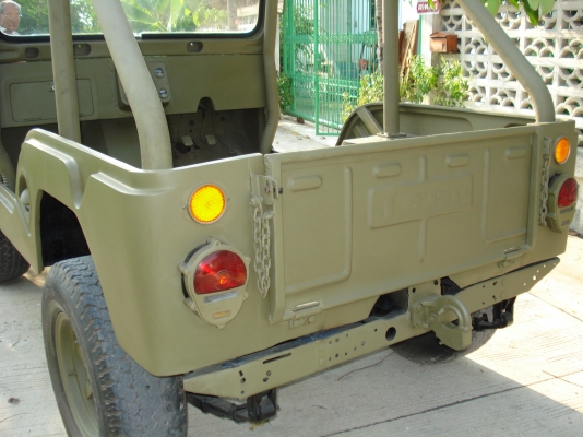 CJ5 ปะผุทำสีใหม่ทั้งคัน