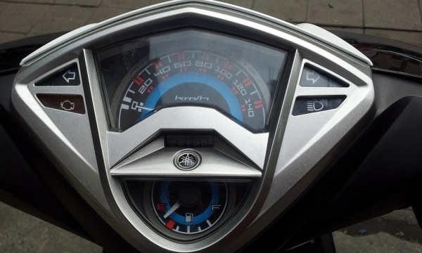 ขาย yamaha mio125 สีขาว ดำ เดือน เมษา ปี 54