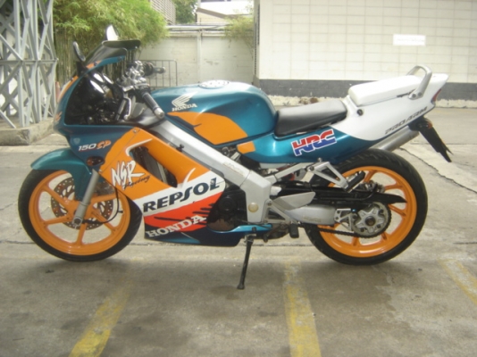 NSR 150SP ลาย REPSOL รถบ้าน สภาพดีเยี่ยม สวย มาก สนใจเชิญมาดูก่อนได้ ครับ เครื่องแรงดีเยี่ยม