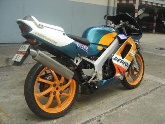 NSR 150SP ลาย REPSOL รถบ้าน สภาพดีเยี่ยม สวย มาก สนใจเชิญมาดูก่อนได้ ครับ เครื่องแรงดีเยี่ยม
