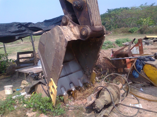 ขายด่วน..รถแบคโฮ CAT E200 B รถสวย พร้อมใช้งาน มีทะเบียนครบ.