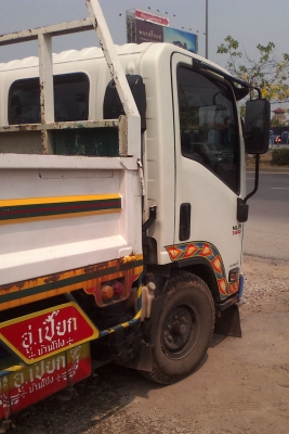 รถบรรทุก ISUZU NLR130แรงม้า 6 ล้อไม่ติดเวลา เจ้าของซื้อตอนออกห้าง ไม่ใช่รถประกอบ วิ่งน้อย สภาพดี มี DUMP ขายราคาถูก เจ้าของขายเอง รถบรรทุก ISUZU NLR130แรงม้า 6 ล้อไม่ติดเวลา เจ้าของซื้อตอนออกห้าง ไม่ใช่รถประกอบ วิ่งน้อย สภาพดี มี DUMP ขายราคาถูก เจ้าของขายเอง