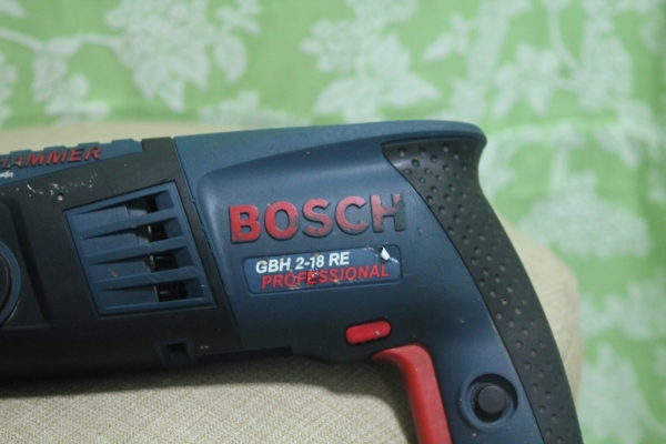 สว่านโรตารี่ BOSCH รุ่น GBH 2-18 RE สภาพประมาณ90เปอร์เซนต์ครับ สว่านโรตารี่ BOSCH รุ่น GBH 2-18 RE สภาพประมาณ90เปอร์เซนต์ครับ