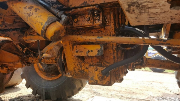 ขาย รถตัก KOMATSU JH30B ยางดี 4 เส้น เครื่องดี ปั้มดี ทำงานคล่องตัวดี ขาย รถตัก KOMATSU JH30B ยางดี 4 เส้น เครื่องดี ปั้มดี ทำงานคล่องตัวดี