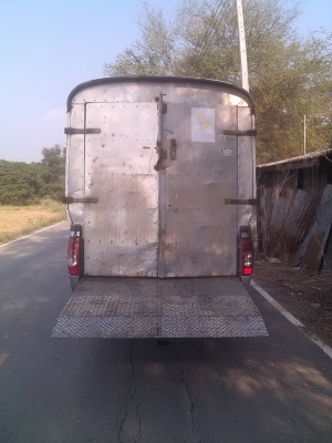 ขายลิฟติดท้ายรถกระบะ