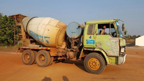 ขาย รถโม่ปูน 5 คิว 2 เพลา HINO FS270B คัสซีสวยตลอดเส้น เครื่อง EK100 260 แรงม้า รถใช้งานอยู่ทุกวัน ทะเบียนพร้อมโอน ขาย รถโม่ปูน 5 คิว 2 เพลา HINO FS270B คัสซีสวยตลอดเส้น เครื่อง EK100 260 แรงม้า รถใช้งานอยู่ทุกวัน ทะเบียนพร้อมโอน