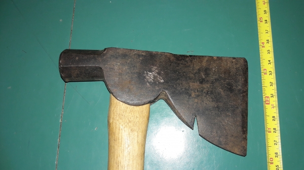 ขายขวานหัวค้อนงานเก่าด้ามไม้สวยงาม