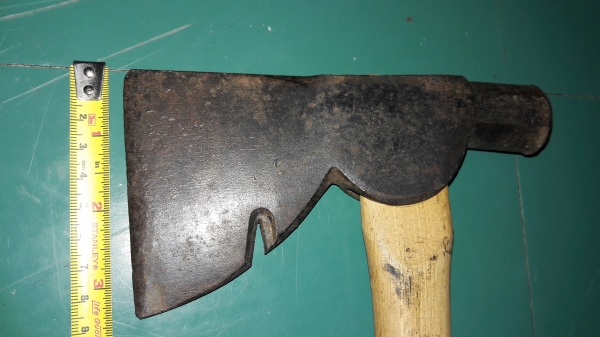 ขายขวานหัวค้อนงานเก่าด้ามไม้สวยงาม