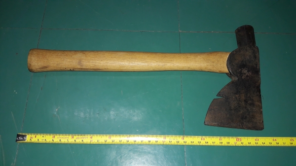 ขายขวานหัวค้อนงานเก่าด้ามไม้สวยงาม