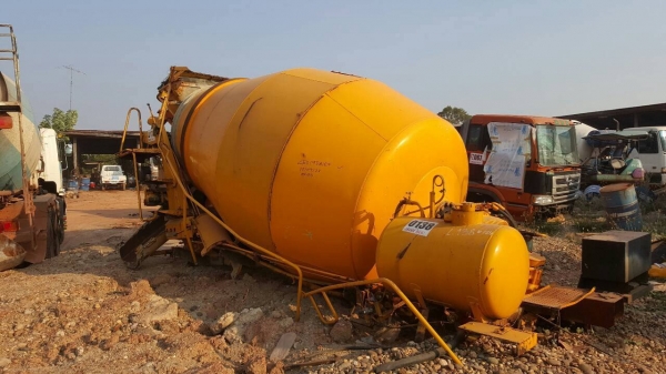 ขาย โม่ปูน 5 คิว เก่านอก สภาพพร้อมใช้งาน ยกขึ้นใส่รถใช้งานได้เลย ขาย โม่ปูน 5 คิว เก่านอก สภาพพร้อมใช้งาน ยกขึ้นใส่รถใช้งานได้เลย