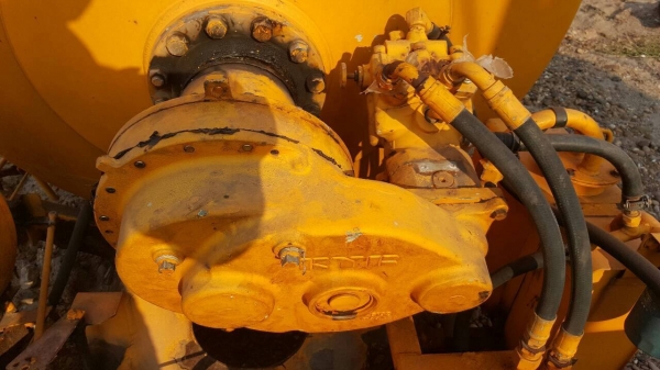 ขาย โม่ปูน 5 คิว เก่านอก สภาพพร้อมใช้งาน ยกขึ้นใส่รถใช้งานได้เลย ขาย โม่ปูน 5 คิว เก่านอก สภาพพร้อมใช้งาน ยกขึ้นใส่รถใช้งานได้เลย