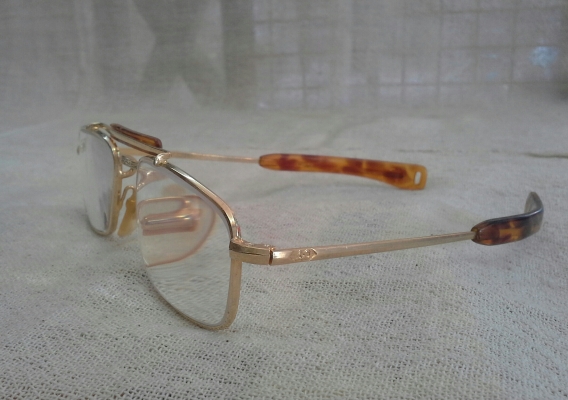 อภิมหาเทพแว่นสายตายาว  AO SKYMASTER PILOT USA