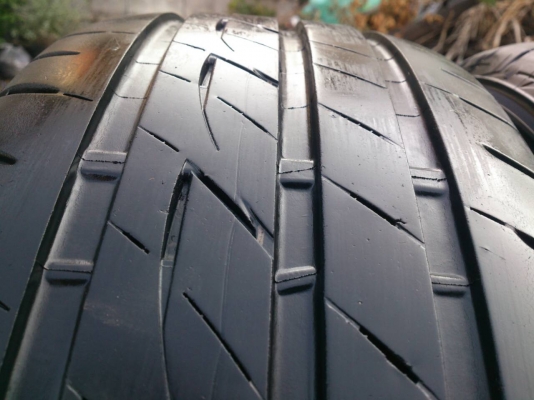 ขายยาง 205/55R16 Bridgestone Ecopia EP200 ยางสัปดาห์ที่05ปี15 ดอกยางเต็มนิ่มลึกสดเท่ากันไม่แตกลายไม่ร้าวไม่กินข้างไม่มีปะ สวยๆ จำนวน 1 ชุด