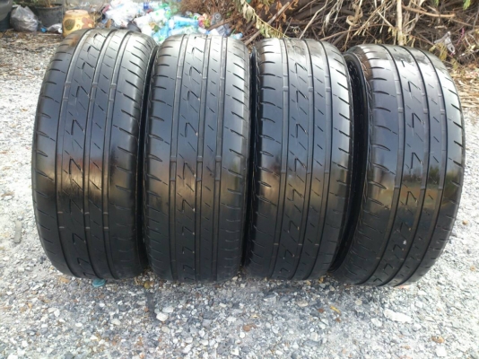 ขายยาง 205/55R16 Bridgestone Ecopia EP200 ยางสัปดาห์ที่05ปี15 ดอกยางเต็มนิ่มลึกสดเท่ากันไม่แตกลายไม่ร้าวไม่กินข้างไม่มีปะ สวยๆ จำนวน 1 ชุด