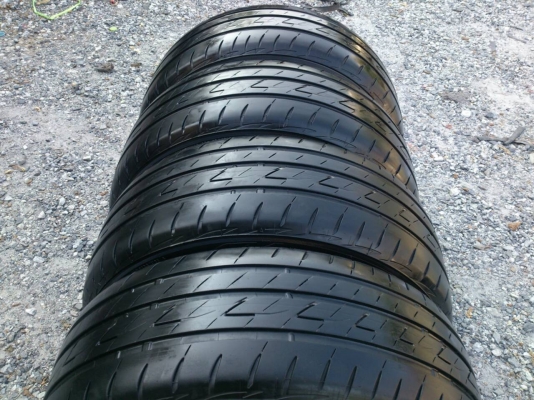 ขายยาง 205/55R16 Bridgestone Ecopia EP200 ยางสัปดาห์ที่05ปี15 ดอกยางเต็มนิ่มลึกสดเท่ากันไม่แตกลายไม่ร้าวไม่กินข้างไม่มีปะ สวยๆ จำนวน 1 ชุด
