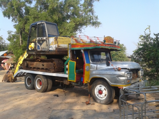 ขาย โกเบ sk100 mark3  เครื่องดีมาก ปั้มดีไม่โหลด เอวแน่น เก่านอกพร้อมเทลเลอร์ 10 ล้อ ยางดี ทั้ง10 เส้น0857389138