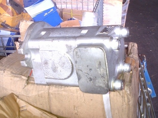 ขายปั้มไฮโดรลิกรถเครน5 ตัน6000 บาทโทร 0906208746