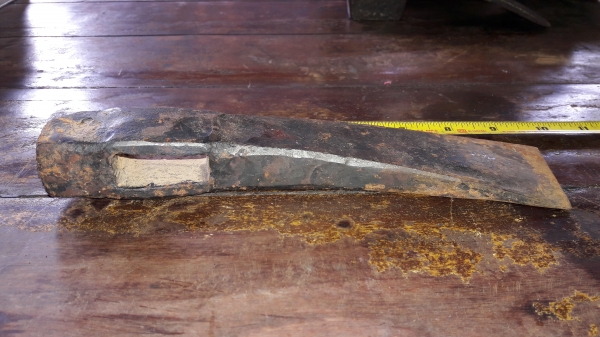 ขายหัวขวานงานเก่าโบราณ