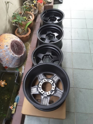 Max ใหม่ แกะกล่อง ขอบ 16*9 ET0 สภาพสวยๆ 1ชุด