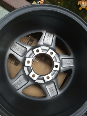 Max ใหม่ แกะกล่อง ขอบ 16*9 ET0 สภาพสวยๆ 1ชุด