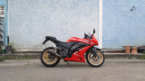 Ninja250 ปลายปี2012  รถบ้านแท้มือเดียว  เล่มชุดโอนครบ ของแต่งแน่น