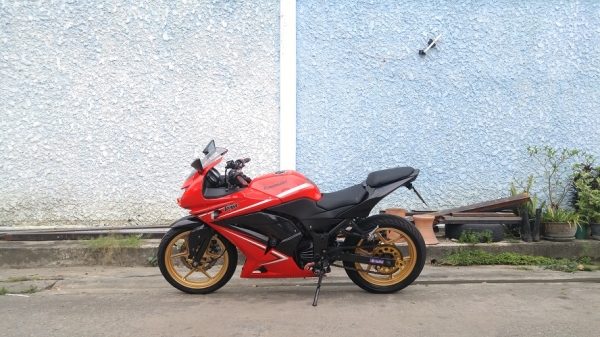 Ninja250 ปลายปี2012  รถบ้านแท้มือเดียว  เล่มชุดโอนครบ ของแต่งแน่น