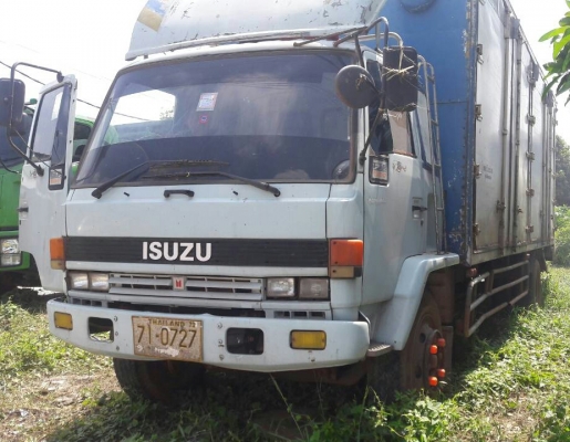 หกล้อ อีซูซุ ร็อคกี่ 165 ตู้10บาน ยาว7.20ม สภาพดีสวยบางเดิม พร้อมใช้งาน ทะเบียนพร้อมโอน