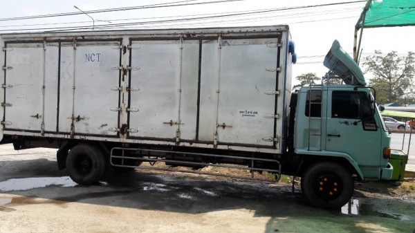 หกล้อ อีซูซุ ร็อคกี่ 165 ตู้10บาน ยาว7.20ม สภาพดีสวยบางเดิม พร้อมใช้งาน ทะเบียนพร้อมโอน