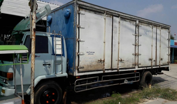 หกล้อ อีซูซุ ร็อคกี่ 165 ตู้10บาน ยาว7.20ม สภาพดีสวยบางเดิม พร้อมใช้งาน ทะเบียนพร้อมโอน