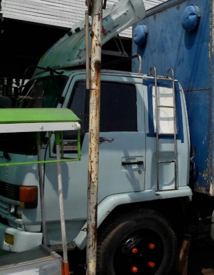 หกล้อ อีซูซุ ร็อคกี่ 165 ตู้10บาน ยาว7.20ม สภาพดีสวยบางเดิม พร้อมใช้งาน ทะเบียนพร้อมโอน