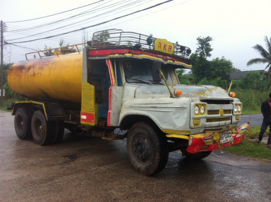 ขายถูก รถน้ำ 10 ล้อ ISUZU สภาพดี พร้อมใช้งาน ภาษีไม่ ขาด เอกสารพร้อมโอนครับ ด่วน 081-1841924