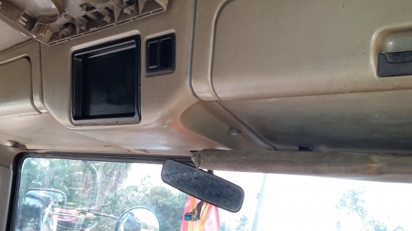 ขายสิบล้อสองเพลาเดก้า 270   สนใจ 081 7368589