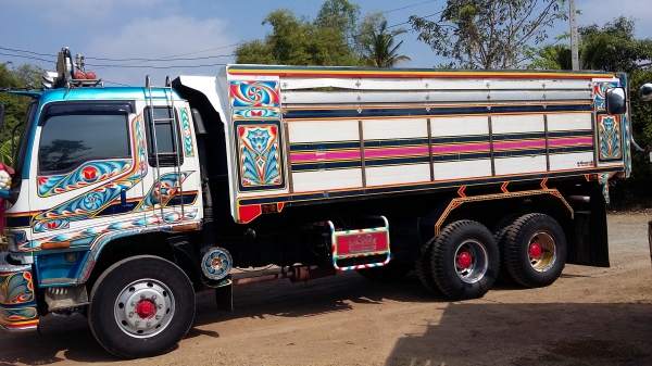 ขายสิบล้อสองเพลาเดก้า 270   สนใจ 081 7368589